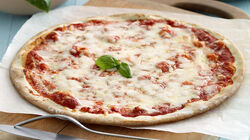 Schiacciate - SCHIACCIATA CON MOZZARELLA GUSTOSA DI LATTE DI BUFALA