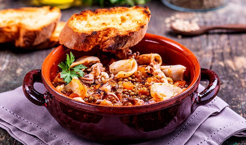 Specialità di pesce - Calamari Patagonici e Lenticchie