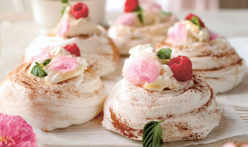 Mini Pavlova ai Lamponi e Petali di Rosa - Maggio 2026 Bofrost