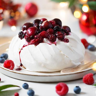 Pavlova con crema al pistacchio e frutti di bosco Bofrost