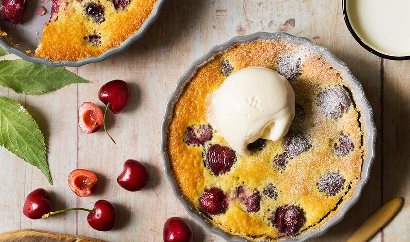 Clafoutis di ciliegie con gelato alla vaniglia Bofrost